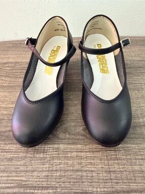 NEW - 1.5 Inch Heel Balera Character Shoe - Child/Girl size 2